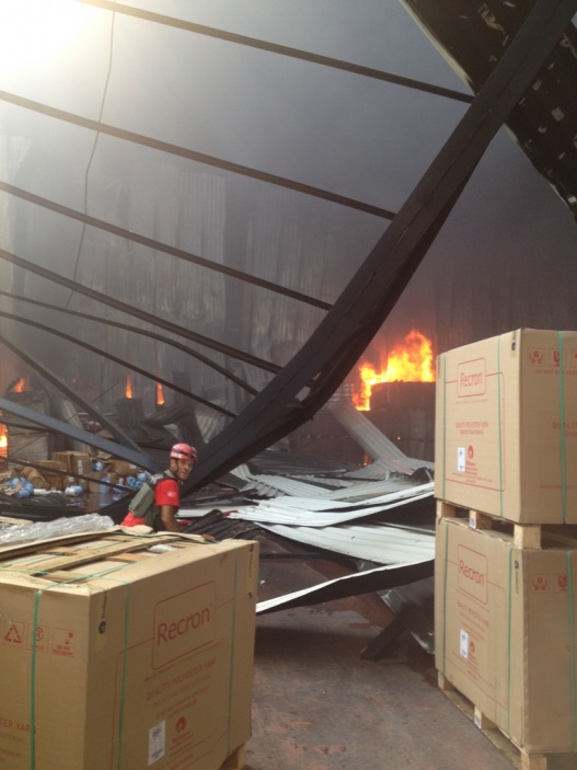 Tekstil Fabrikasında Çıkan Yangına Müdahale