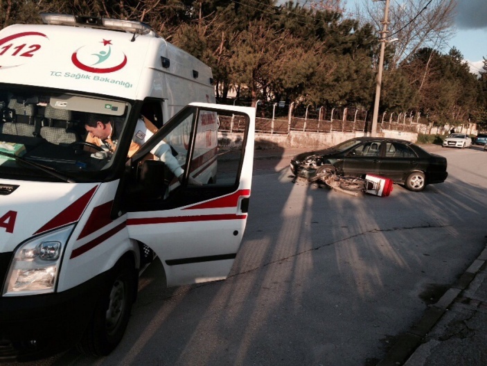 Komuta Merkez Önündeki Trafik Kazasına Müdahale