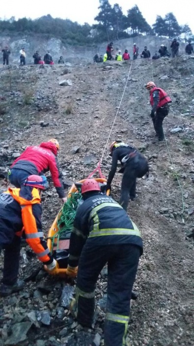 Nilüfer Çayına Düşen Araçtan Cenaze Çıkartma Operasyonu