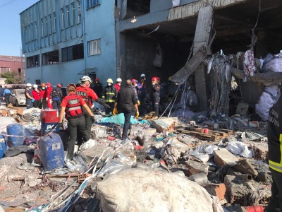 Gürsu'daki Patlama Meydana Gelen Fabrikada Kurtarma Operasyonu