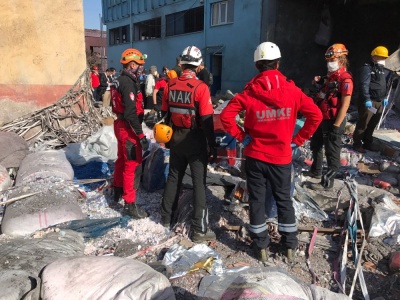 Gürsu'daki Patlama Meydana Gelen Fabrikada Kurtarma Operasyonu